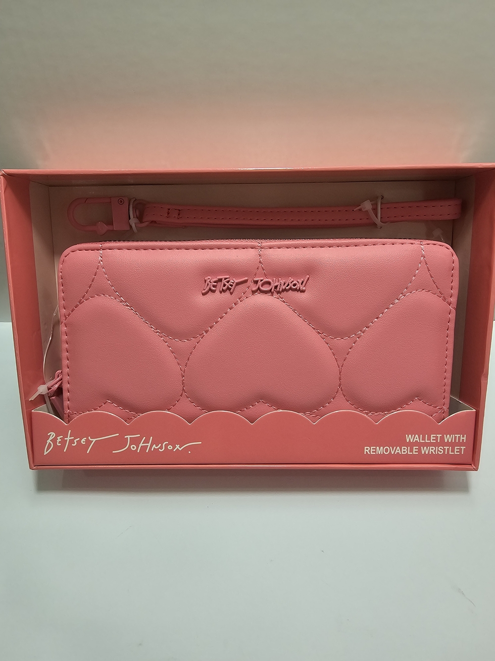 Betsey Johnson Pink Hearts Quilted Zip Around Wristlet Wallet NIB NWT